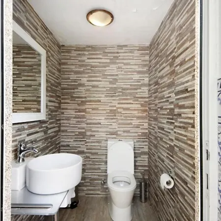 Private Pool 20min By Oporto אוליביירה דה אזמיס